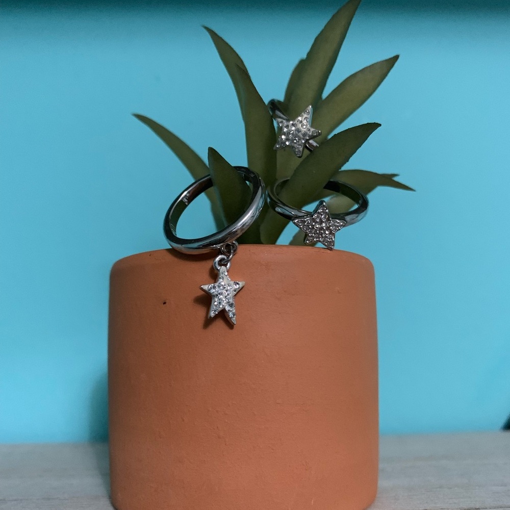 3 silver star rings